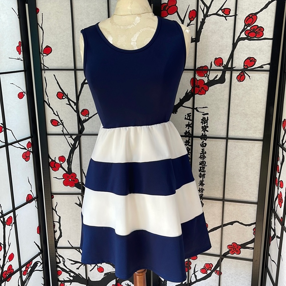 French Atmosphere sleeveless dress